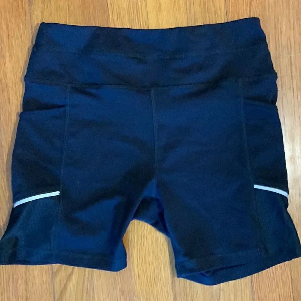EUC Kyodan black bike shorts! Size S